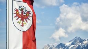 Österreich Tirol Symbol Flagge iStock Foottoo